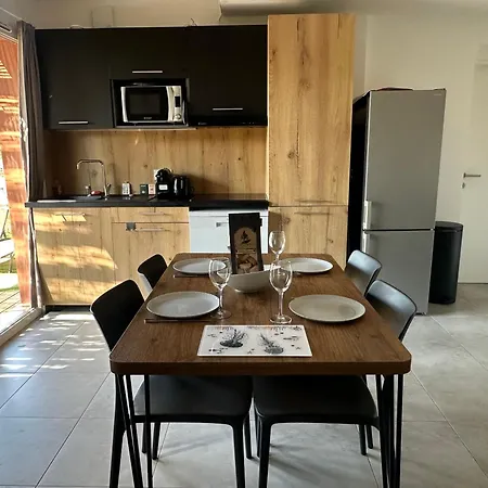 Mini 4-6 Pers. Les Hameaux De Saint Cyprien * Lecci